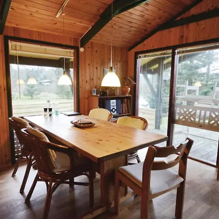 Three-bedroom Holiday With A Fireplace 087 Hébergement de vacances *